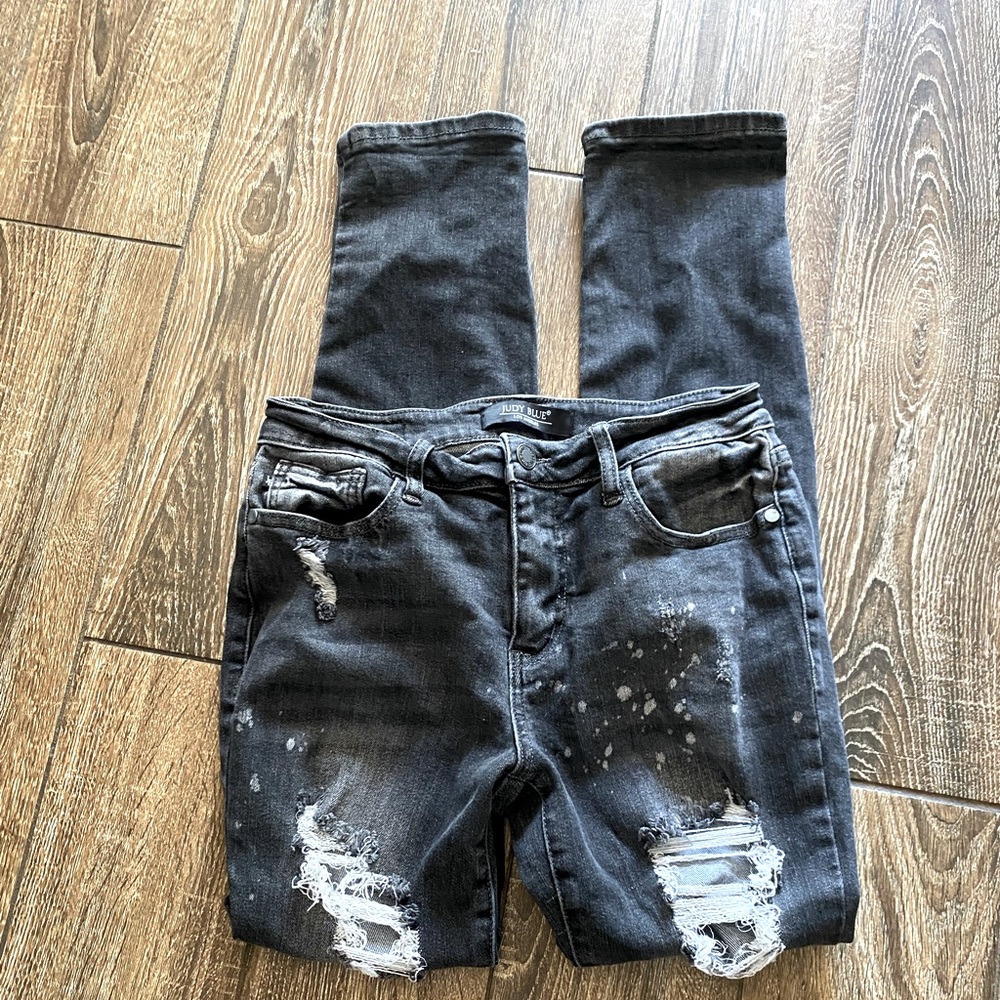 JUDY BLUE boyfriend fit splash paint charcoal jean